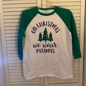 MENS MEDIUM 3-4 length Christmas shirt